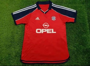 17E2B2F9-C643-49D4-A705-28A2605EFBD9.jpg Fodboldtrøje FC Bayern München 1999/00 Vintage