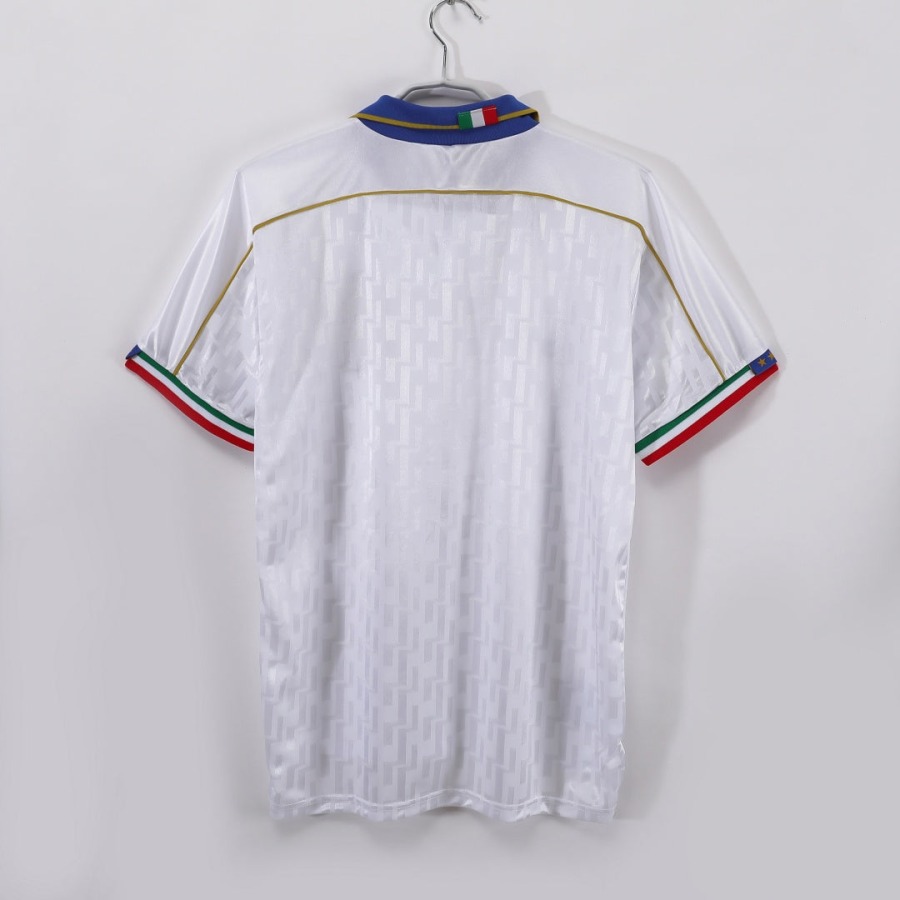 17d19eb8745d3d099b3ca752a1a2ce28.jpg Fodboldtrøje Italien Udebanetrøje 1995 Retro