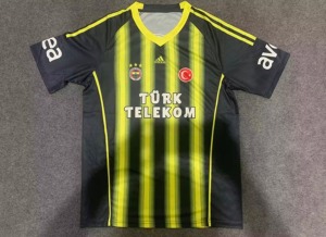 1AE7E629-E87E-4194-9294-BEA9888E6D15.jpg Fodboldtrøje Fenerbahçe Hjemmebane 2013/14