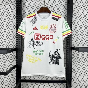 27d127d356a9f03ea0f83e9c3e142948.jpg Fodboldtrøje Ajax Amsterdam Bob Marley 2025 2026