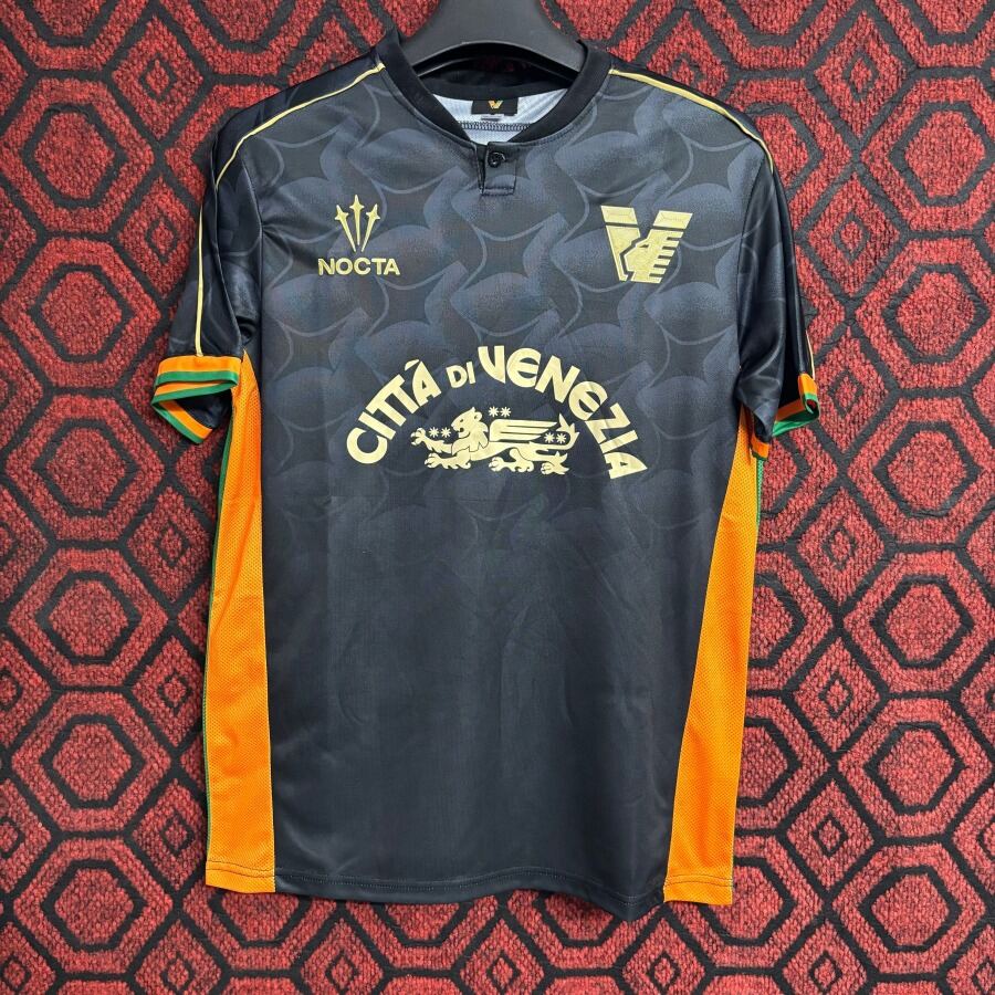 32772909.jpg Fodboldtrøje Venezia Hjemmebanetrøje 24/25 Special