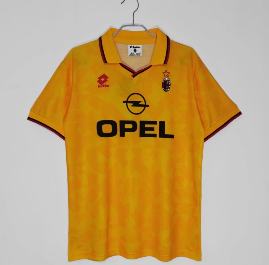 38F9A657-81AA-4455-A0D5-6CE352E99EB2.jpg Fodboldtrøje AC Milan Third 1995/96