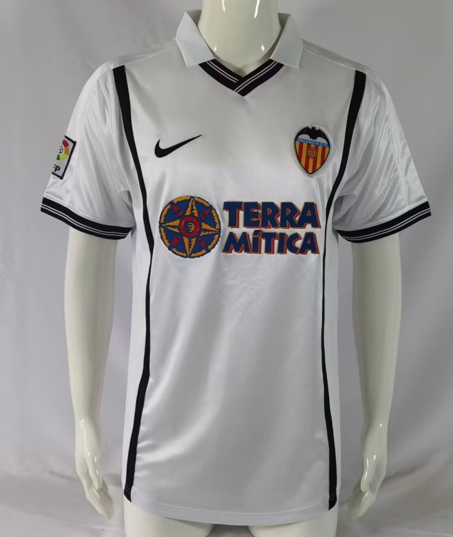 4351E9E7-F2AA-4251-AD87-907073A7446E.jpg Fodboldtrøje Valencia CF 2000/01 Hjemmebanetrøje
