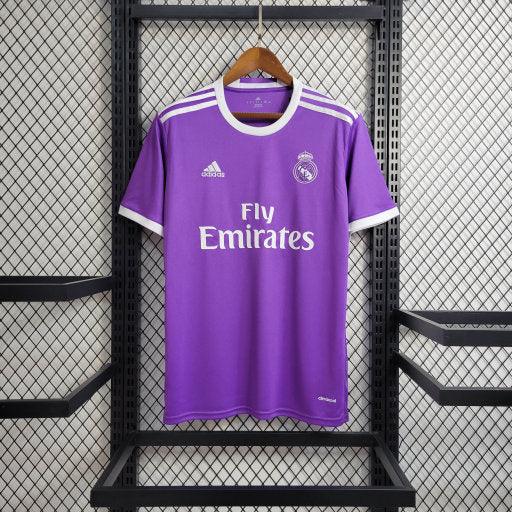 4812910bdaa6706ff04d8e6d360b29e2a_540x_c8b94eef-0dc4-4fc6-9bc7-8dab361d500b.jpg Real Madrid Retro 2016-2017