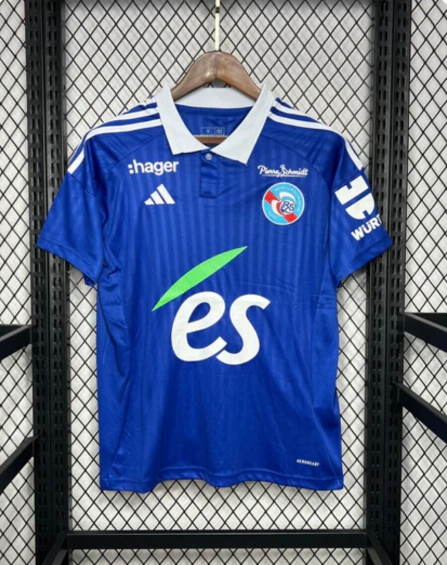4EFBF900-459C-4D6E-99E3-D615FB2F1CD7.jpg Fodboldtrøje RC Strasbourg Hjemmebanetrøje 2024/25