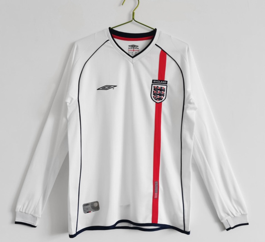 77AFCFD6-849B-4C2F-A44D-193B9D429225.jpg Fodboldtrøje England 2002 Hjemmebane Lange Ærmer