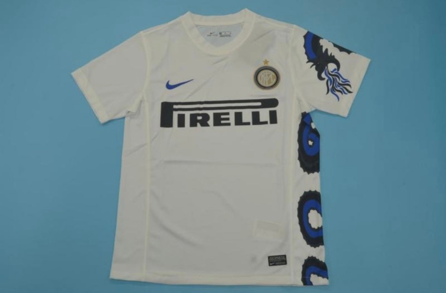 7B6BB879-5EE5-4946-9F1D-23D7A8986F24.jpg Fodboldtrøje Inter Milan Udebanetrøje 2010/11