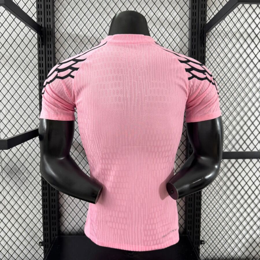 81951462673de2544832cd4bfe3422b6_3256ade7-f568-4b11-882a-67aba7dd706b.jpg PSG 2025/26 Rosa Special Edition Player