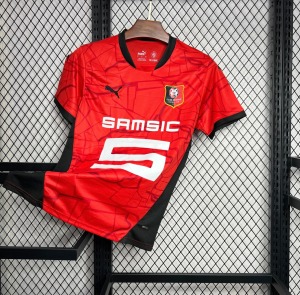 92EF94AB-7982-4C63-BC3D-2EEBE82C4A04.jpg Fodboldtrøje Stade Rennais Hjemmebanetrøje 2024/25