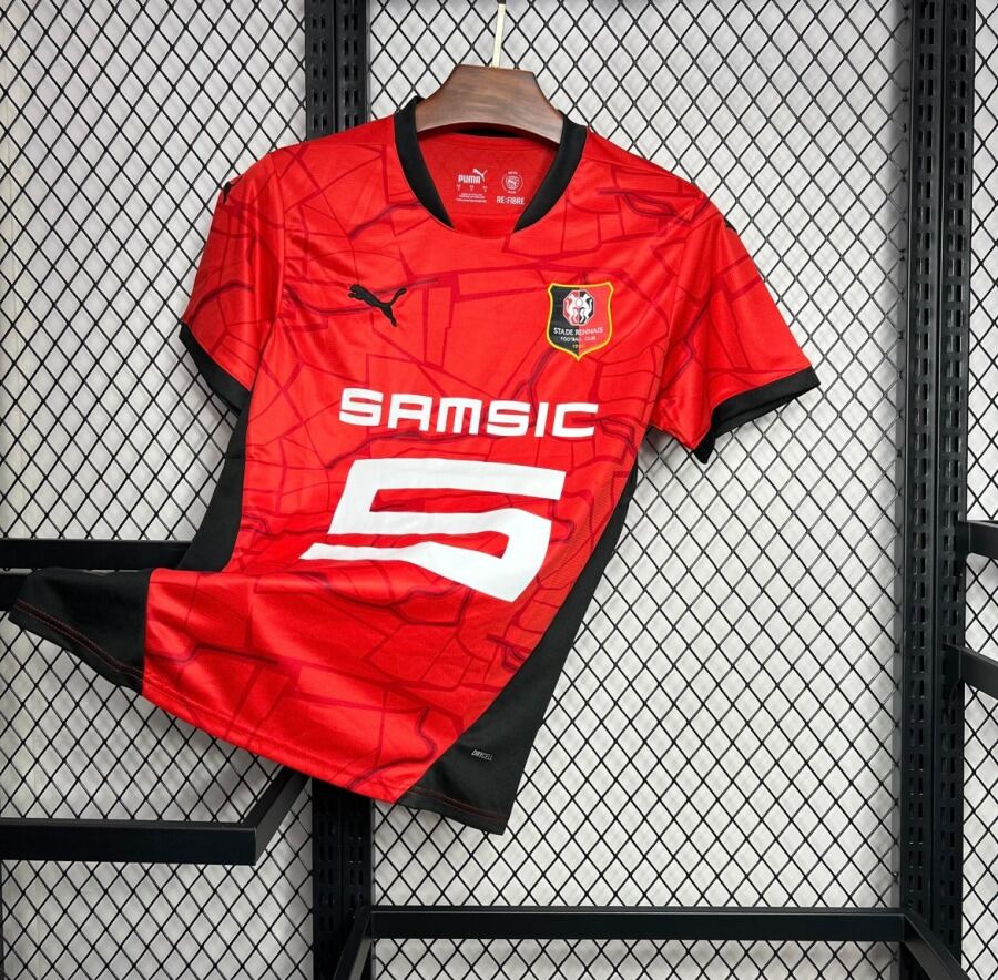 92EF94AB-7982-4C63-BC3D-2EEBE82C4A04.jpg Fodboldtrøje Stade Rennais Hjemmebanetrøje 2024/25