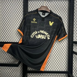 950dcf0bb7ef25844b41f9c668c1b116.jpg Fodboldtrøje Venezia Hjemmebanetrøje 2024-2025