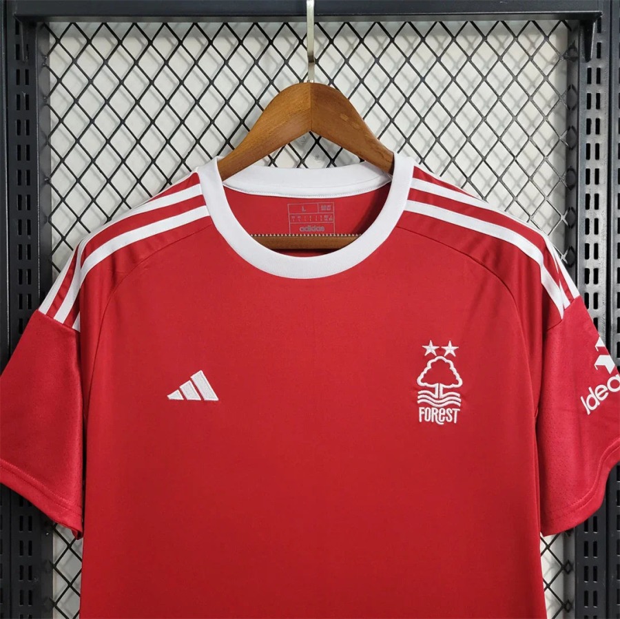 9955deb2.jpg Fodboldtrøje Nottingham Forest 2023-24 Hjemmebanetrøje