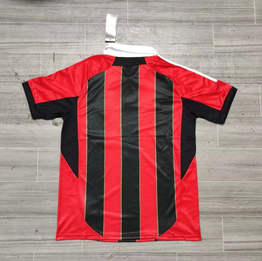 9989E813-6CA2-4096-A4A4-288D0A01FB16.jpg AC Milan Hjemmebanetrøje 2012/13