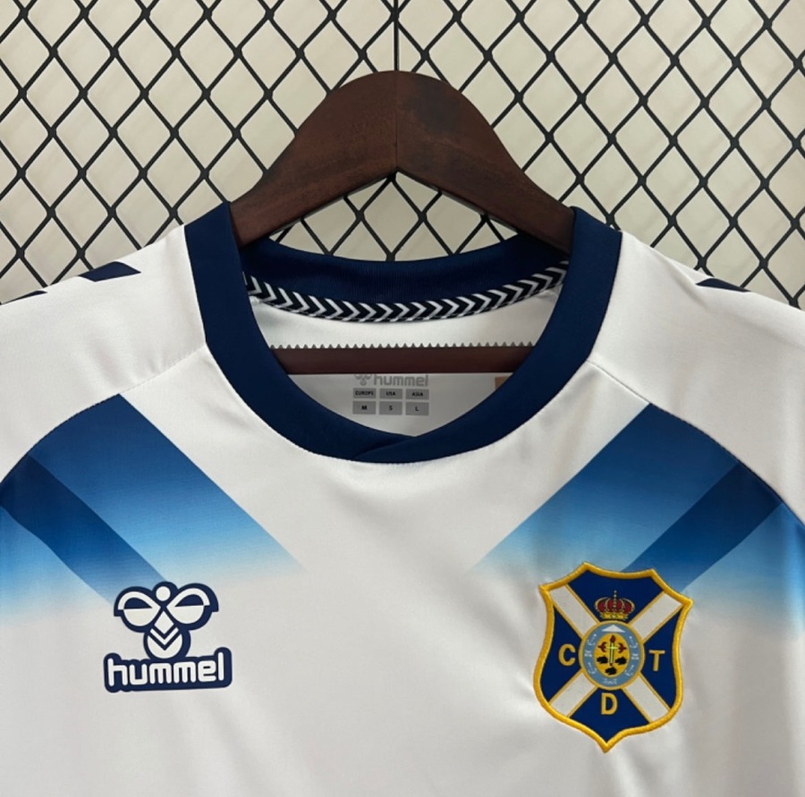 A035A0B5-533B-4E7B-BE4B-42DA2323B0E0.jpg Fodboldtrøje Tenerife Hjemmebane 2024/25