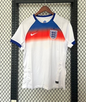 Englands damefodboldtrøje 2025