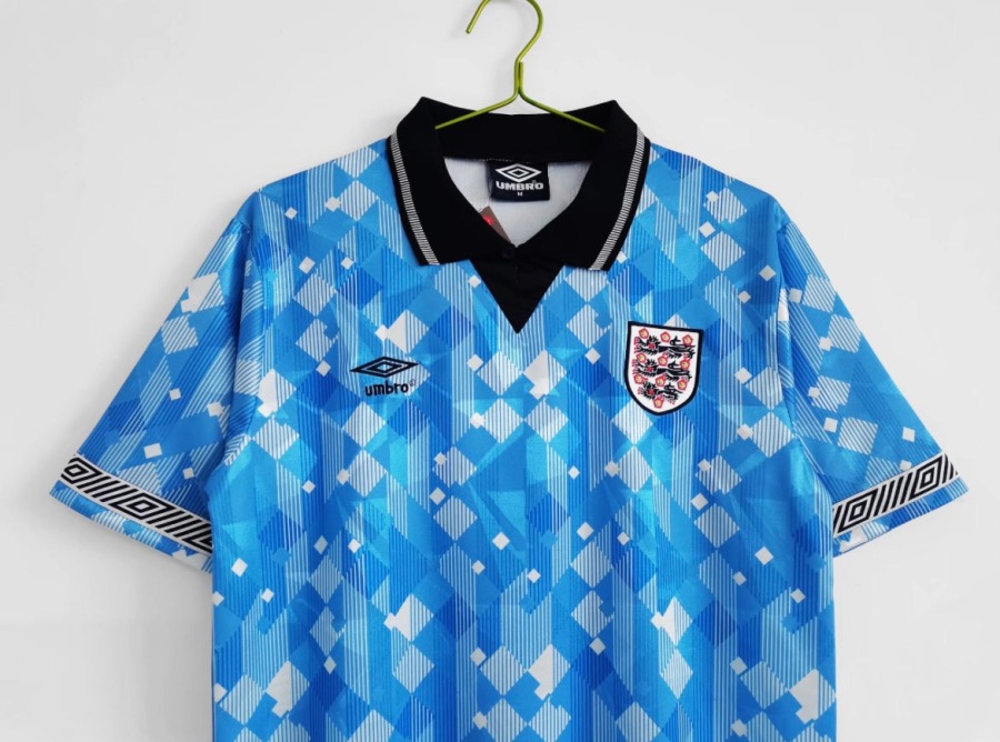 ABD6DEE9-7483-48E2-87D3-32AD423D0F93.jpg Fodboldtrøje England Third 1990