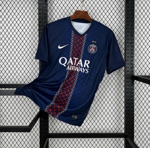 CC083224-255E-4228-8BED-EB3B487AF78F.jpg PSG Hjemmebanetrøje 2025/26 To Stjerner