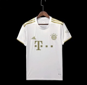 E78CE8C2-A8A8-46AF-A584-6B36CBF44A99.jpg Fodboldtrøje Bayern München 2022-2023 Udebane