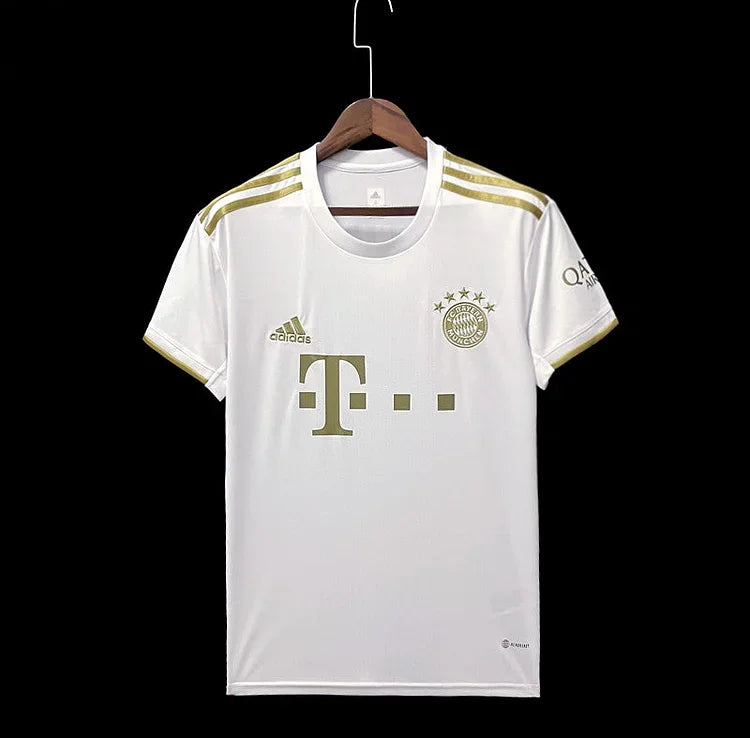 E78CE8C2-A8A8-46AF-A584-6B36CBF44A99.jpg Fodboldtrøje Bayern München 2022-2023 Udebane