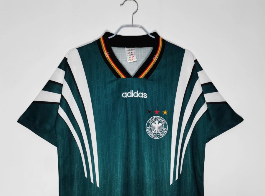 EC4E9C7E-72BC-4E4E-A201-6738E63142A8.jpg Tyskland Udebanetrøje 1996