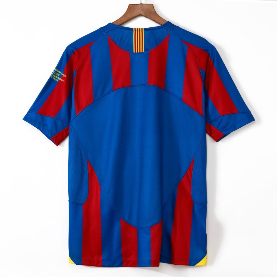 ec39256024c3f7ccbda25000ebb0b297.jpg Fodboldtrøje Barcelona Hjemmebane 2005-2006 Retro