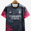 maillot-concept-real-madrid-edition-dragon-rougenoir-2024-2025 studio v12 Fodboldtrøje Concept Real Madrid Edition Dragon Rød-Sort 2024-2025