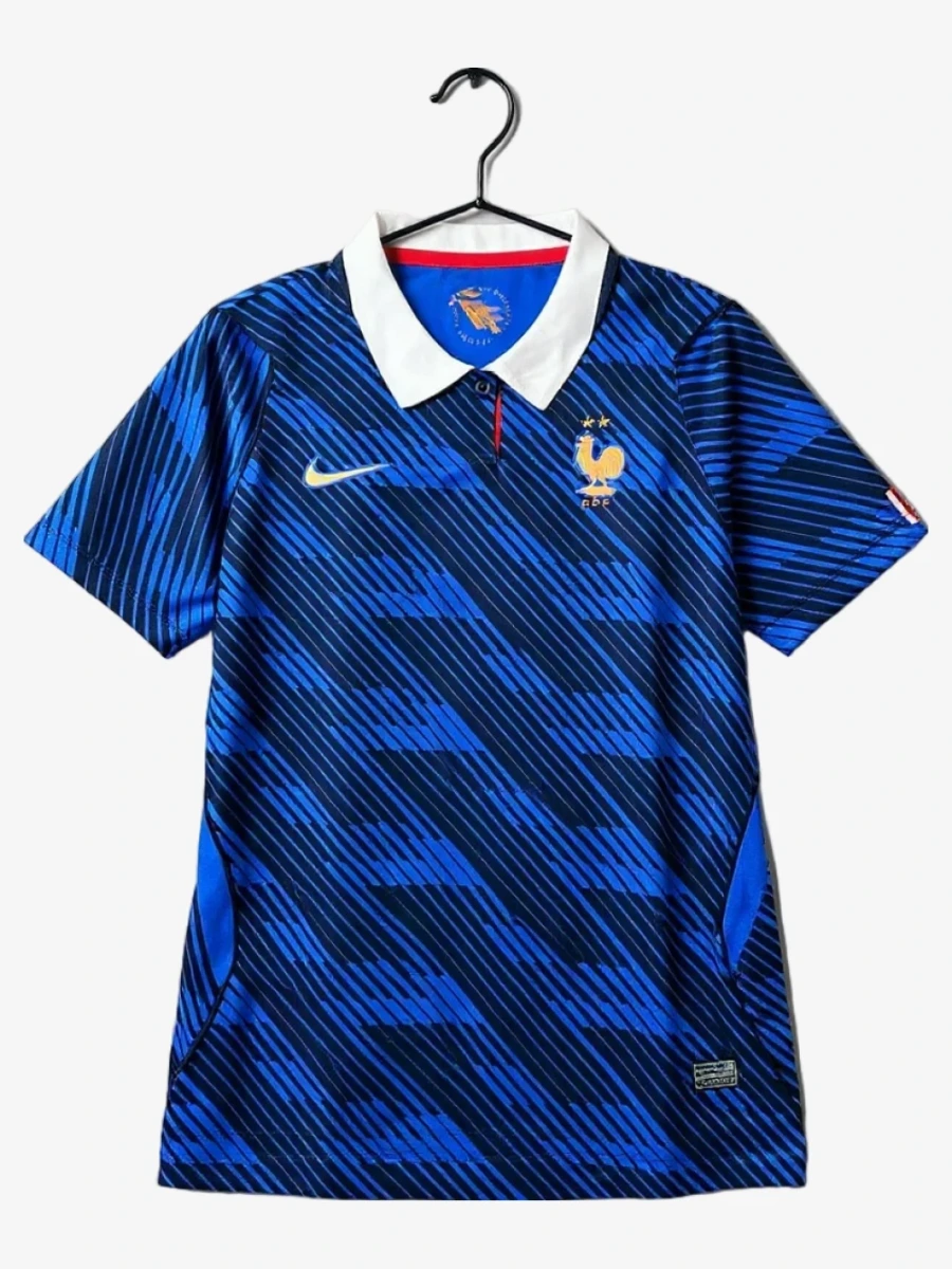 maillot-france-domicile-femme-2026 studio v12 Fodboldtrøje Frankrig Hjemmebanetrøje Dame 2026