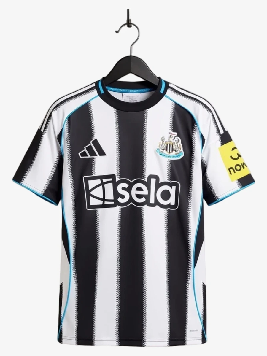 maillot-newcastle-domicile-2025-2026 studio v12 Newcastle Hjemmebanetrøje 2025-2026