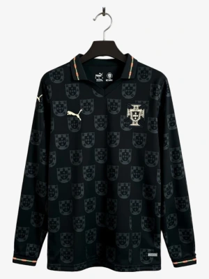 maillot-portugal-edition-speciale-eusebio-manches-longues-2025-2026 studio v12 Fodboldtrøje Portugal Special Edition Eusébio Lange Ærmer 2025-2026
