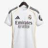 maillot-real-madrid-domicile-2025-2026-2 studio v12 Fodboldtrøje Real Madrid Hjemmebanetrøje 2025-2026